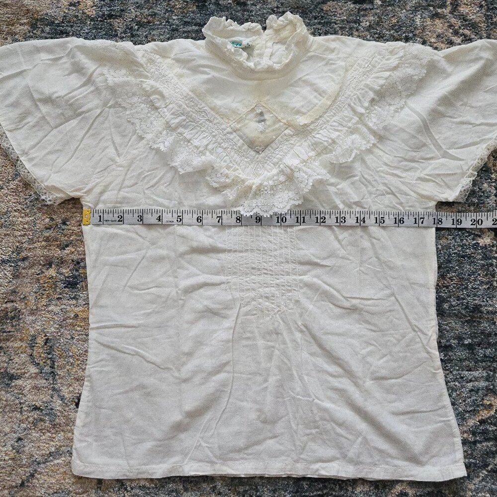 90's Antique Keyhole Blouse - Picture 13 of 16